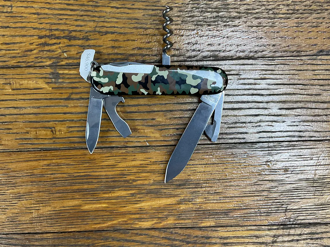 Victorinox SPARTAN Camo  3