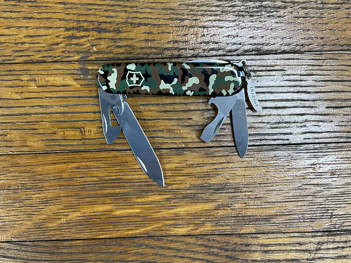 Victorinox SPARTAN Camo  2