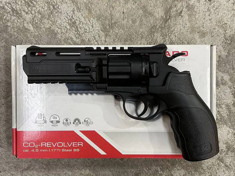 Revolver Balín 4,5 UMAREX  3