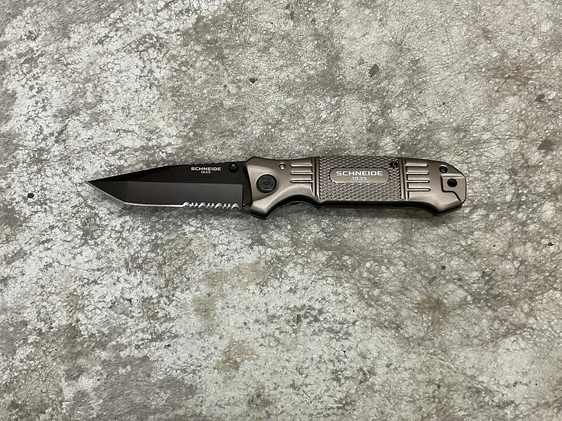 Navaja Schneide Berserker Arena mate 1