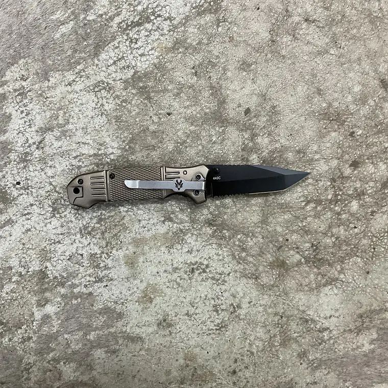 Navaja Schneide Berserker Arena mate 2