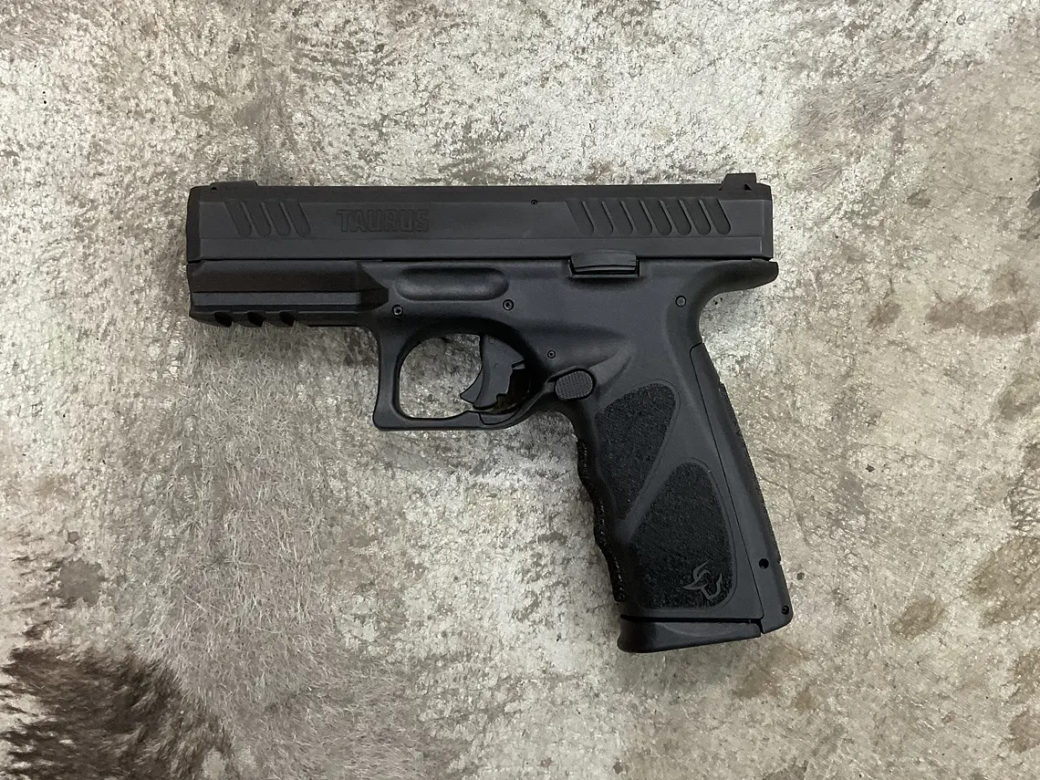 Pistola Taurus TS9 9mm 1