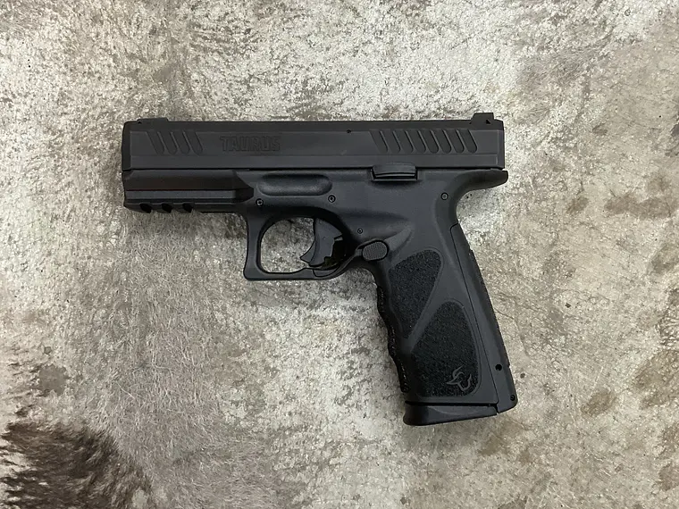 Pistola Taurus TS9 9mm 1