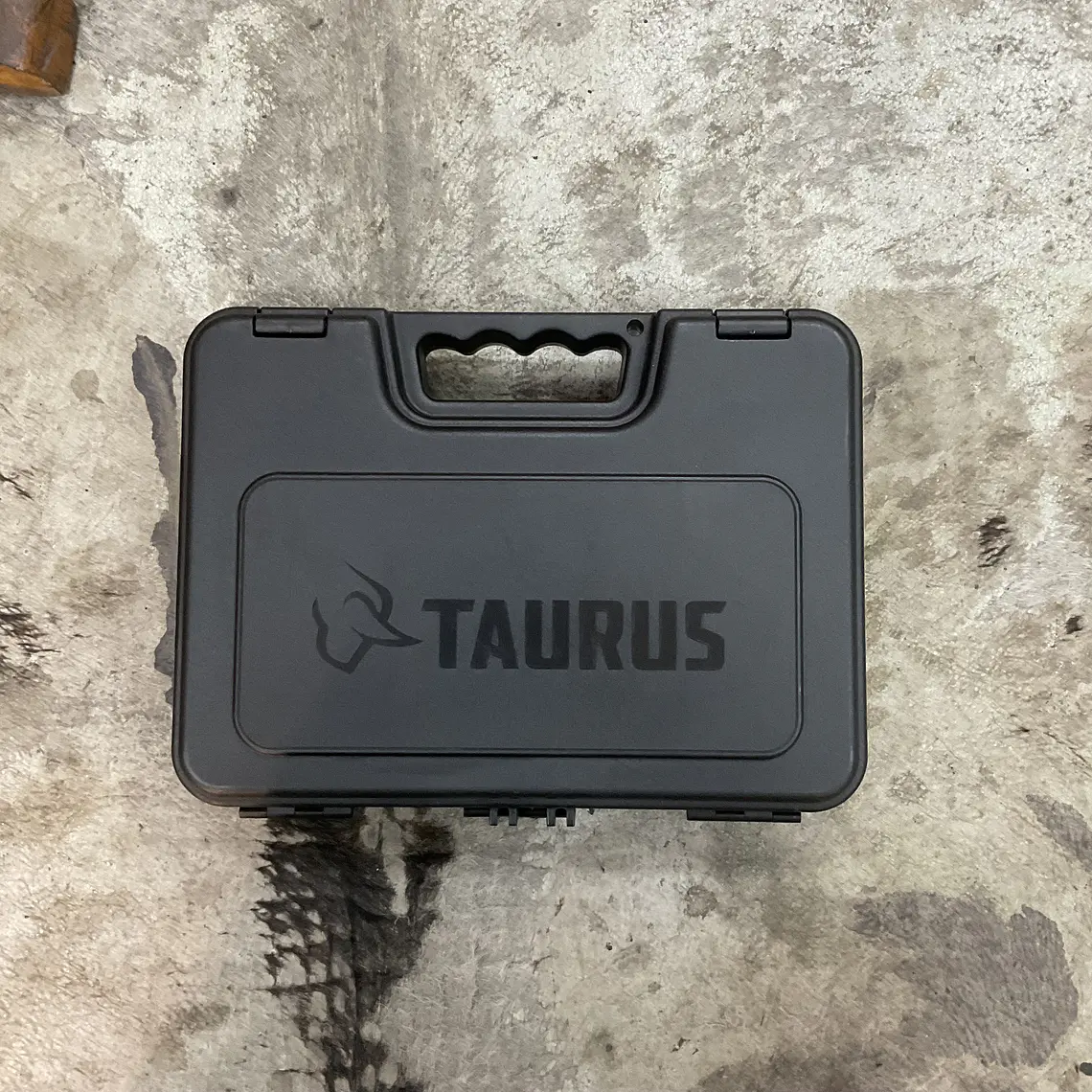 Pistola Taurus TS9 9mm 4