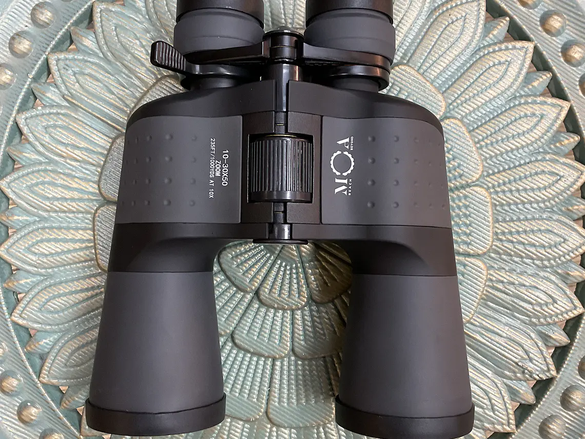 Binocular MOA 10-30x50 2