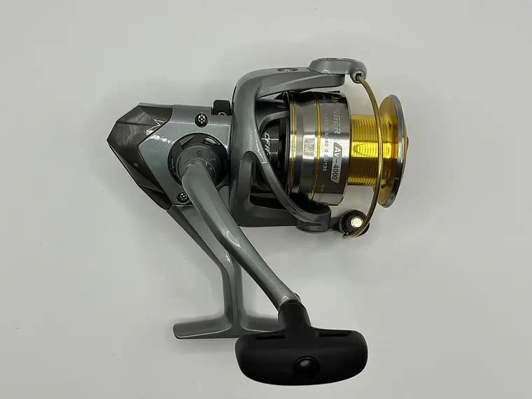 Carrete Okuma Avenger AV 4000 2