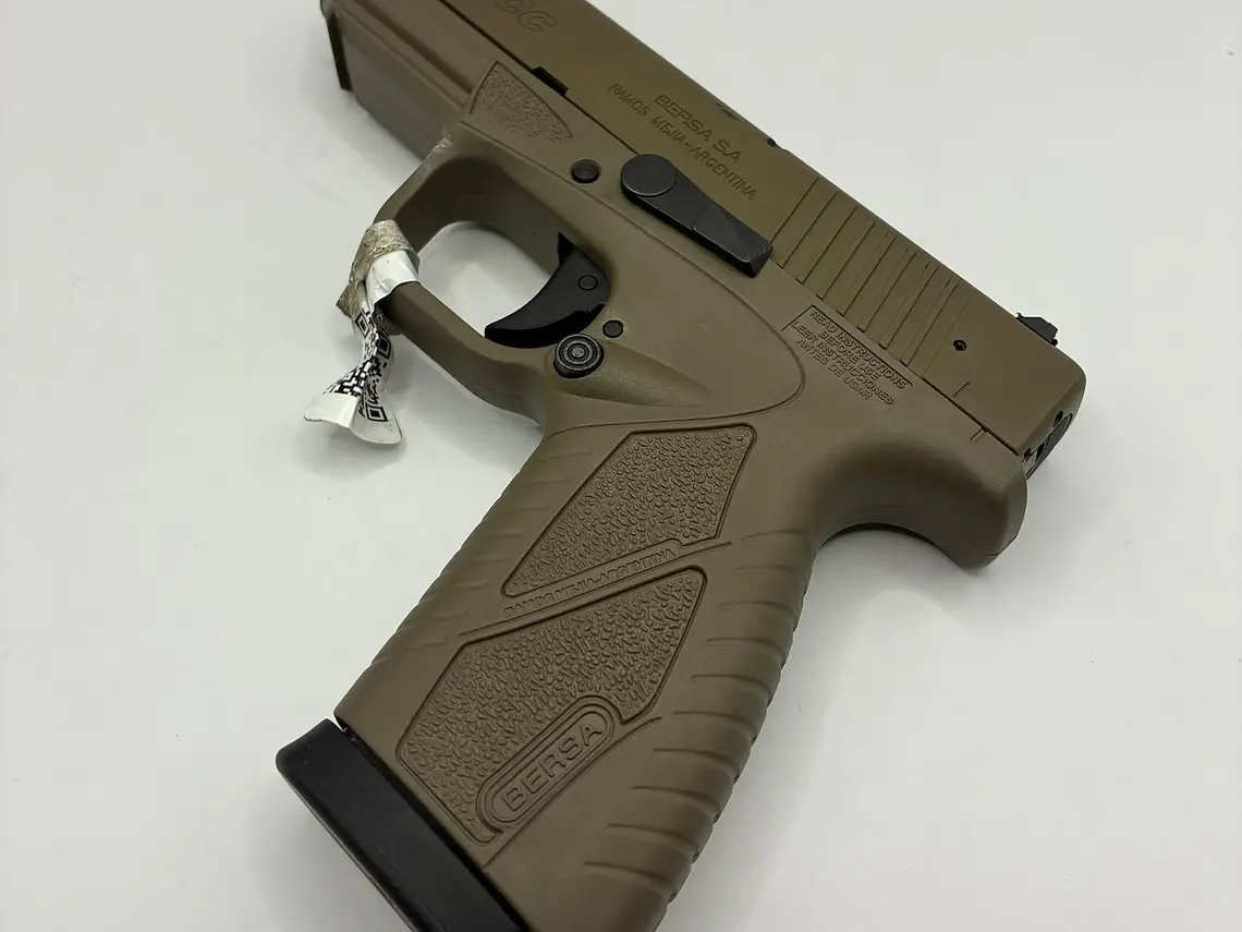 Pistola BERSA BP9CC 9mm 6