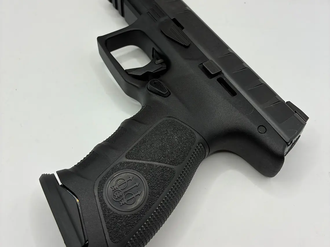 Pistola BERETTA APX .40 3