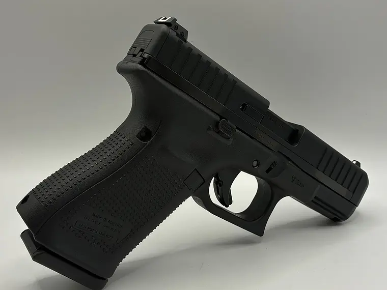 Pistola Glock 44. Cal 22LR 6