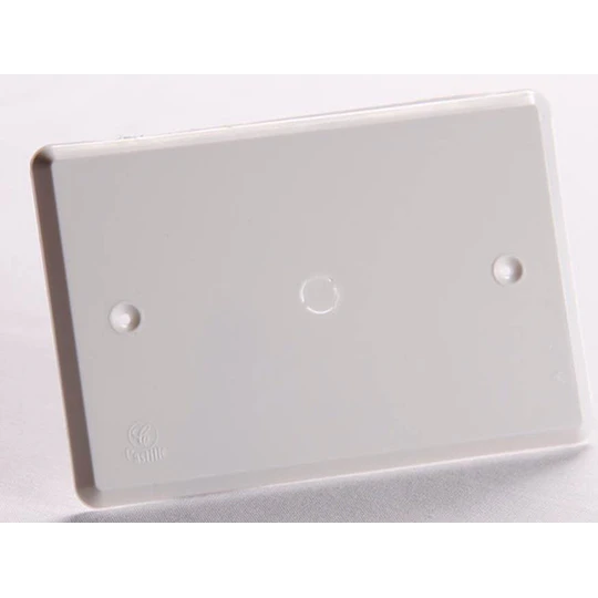 TAPA CIEGA PLASTICA C/TORNILLOS