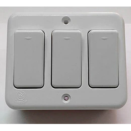 INTERRUPTOR TRIPLE 9/32 SOBREPUESTO CASTILLO