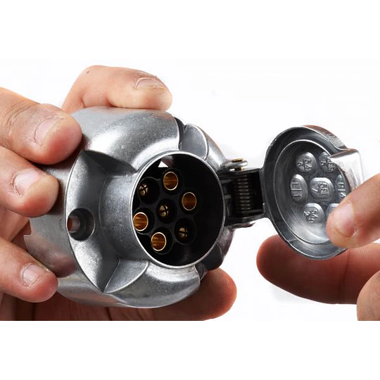 ENCHUFE METAL HEMBRA VEH 7PIN