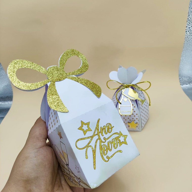 Arquivo de Corte Ano Novo Branco e Dourado 5