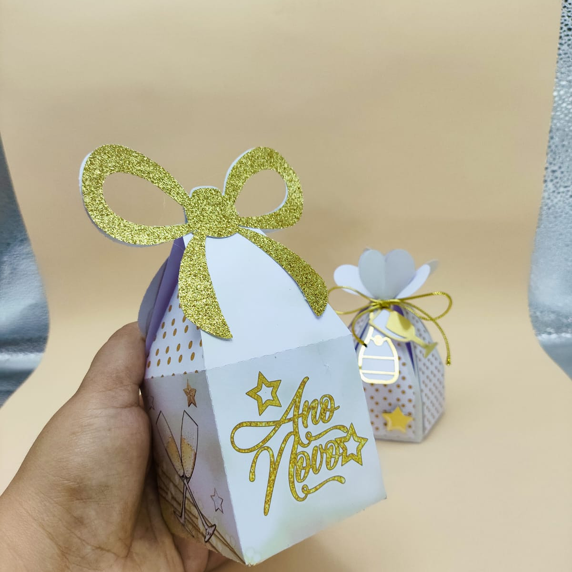 Arquivo de Corte Ano Novo Branco e Dourado 8
