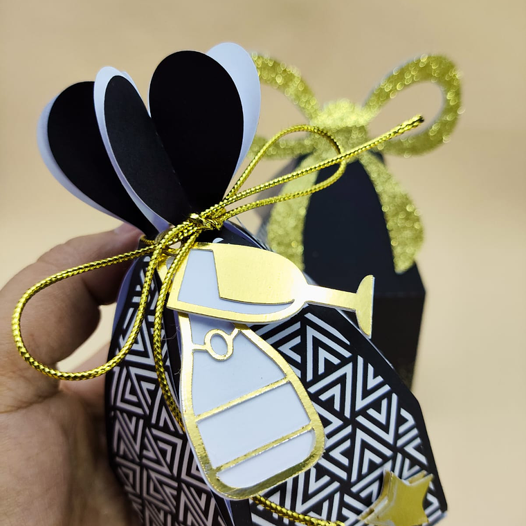 Arquivo de Corte Ano Novo Preto e Dourado 6