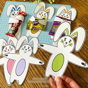 Arquivo Coelho que abraça chocolate