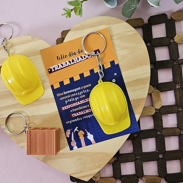 Arquivo dia do trabalhador card chaveiro 1