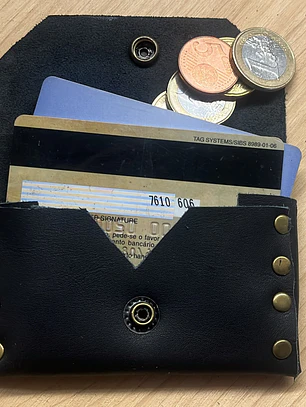 Carteira para cartões, notas e moedas