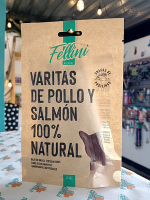 Varitas de pollo salmón natural - Fellini 50gr