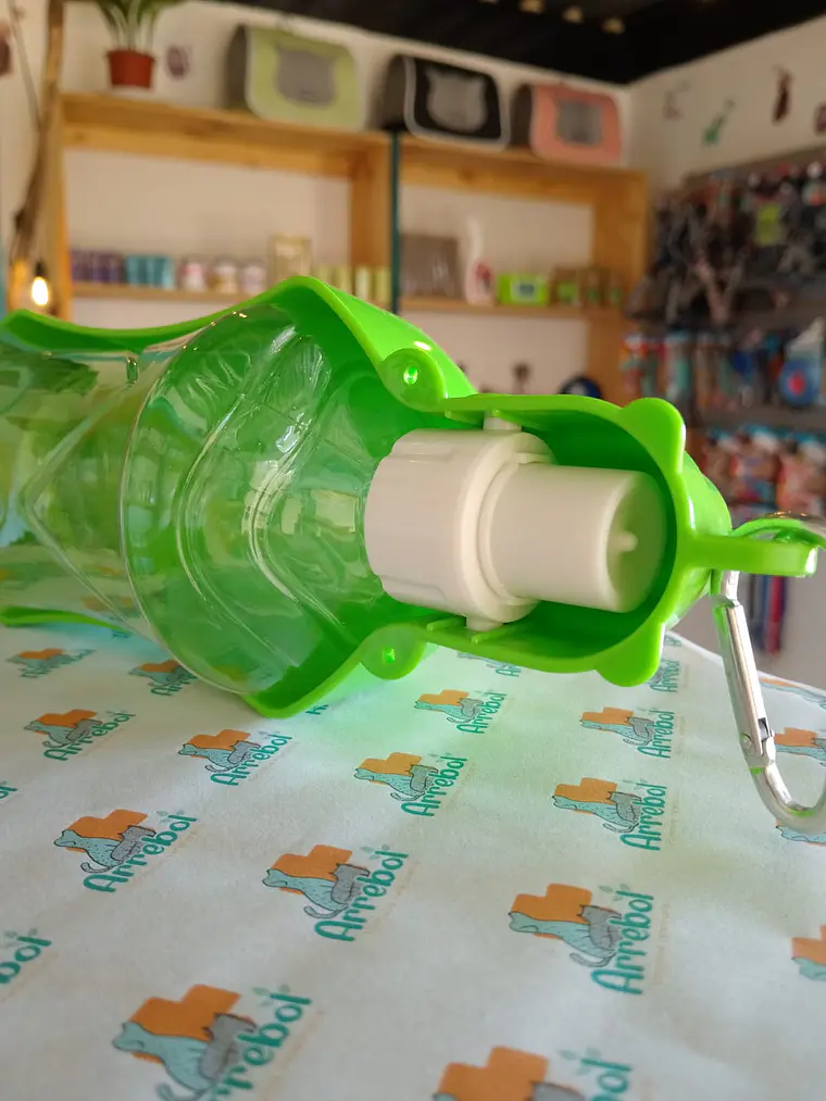 Botella De Agua Plegable Para Perros Y Gatos 500ml 2