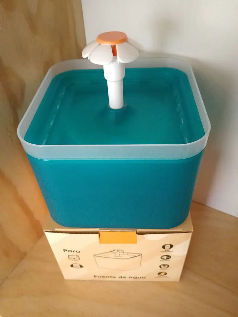 Fuente de agua para mascotas 2