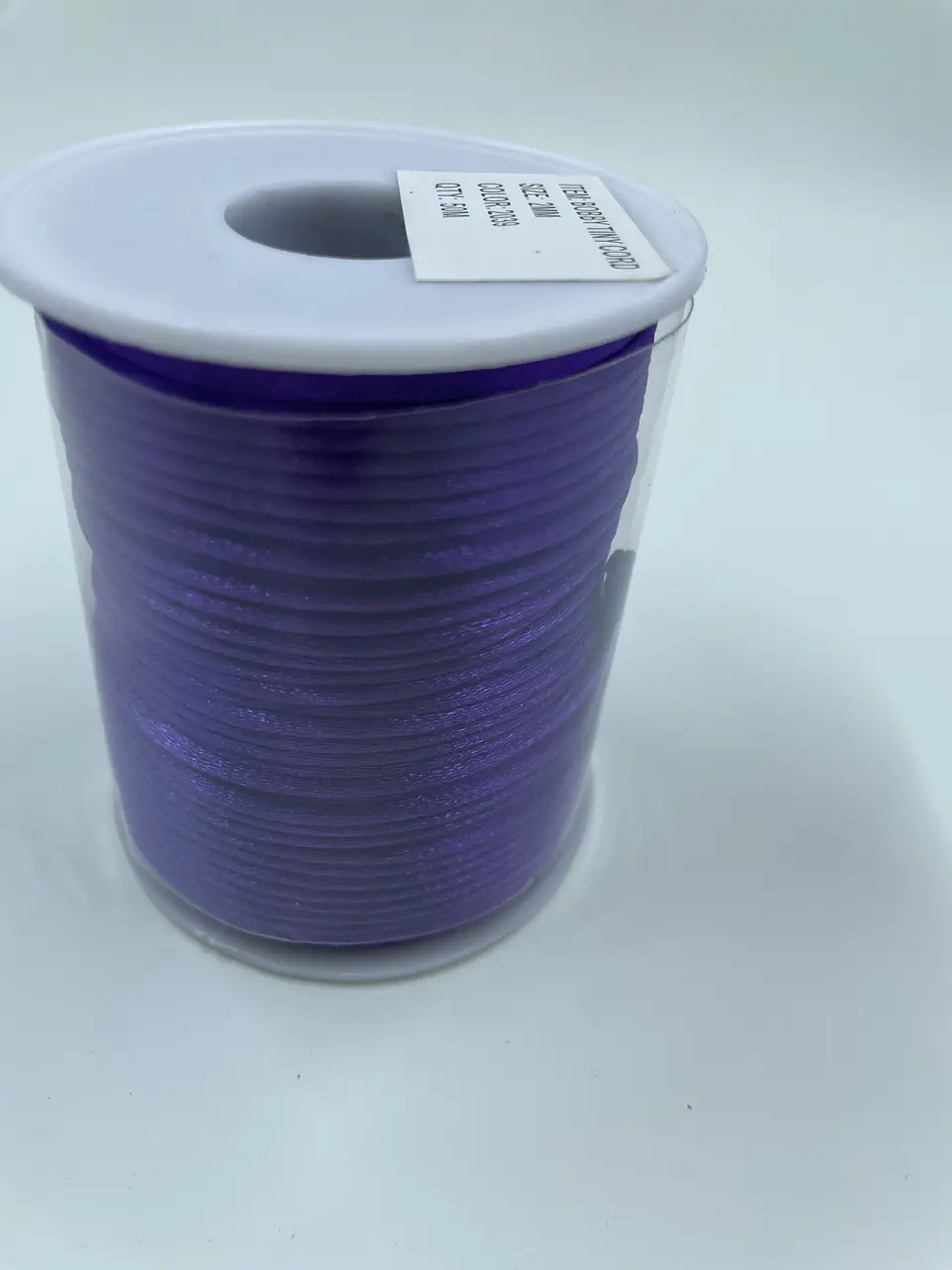 Cordón Bobby o Cola de Ratón 2 mm., 50 mt. Importadora Yarnabeth. C2039 Morado 2