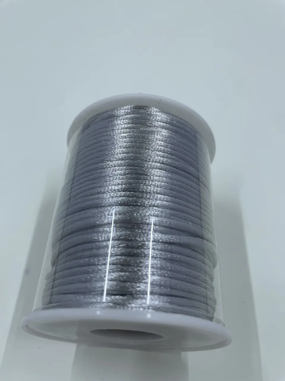 Cordón Bobby o Cola de Ratón 2 mm., 50 mt. Importadora Yarnabeth. C2071 Gris Acero 1