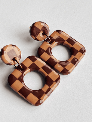 Brincos Padrão Latte - Quadrado envernizado