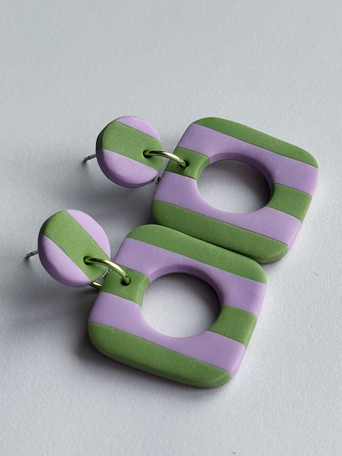 Brincos Padrão Violeta - Quadrado 1