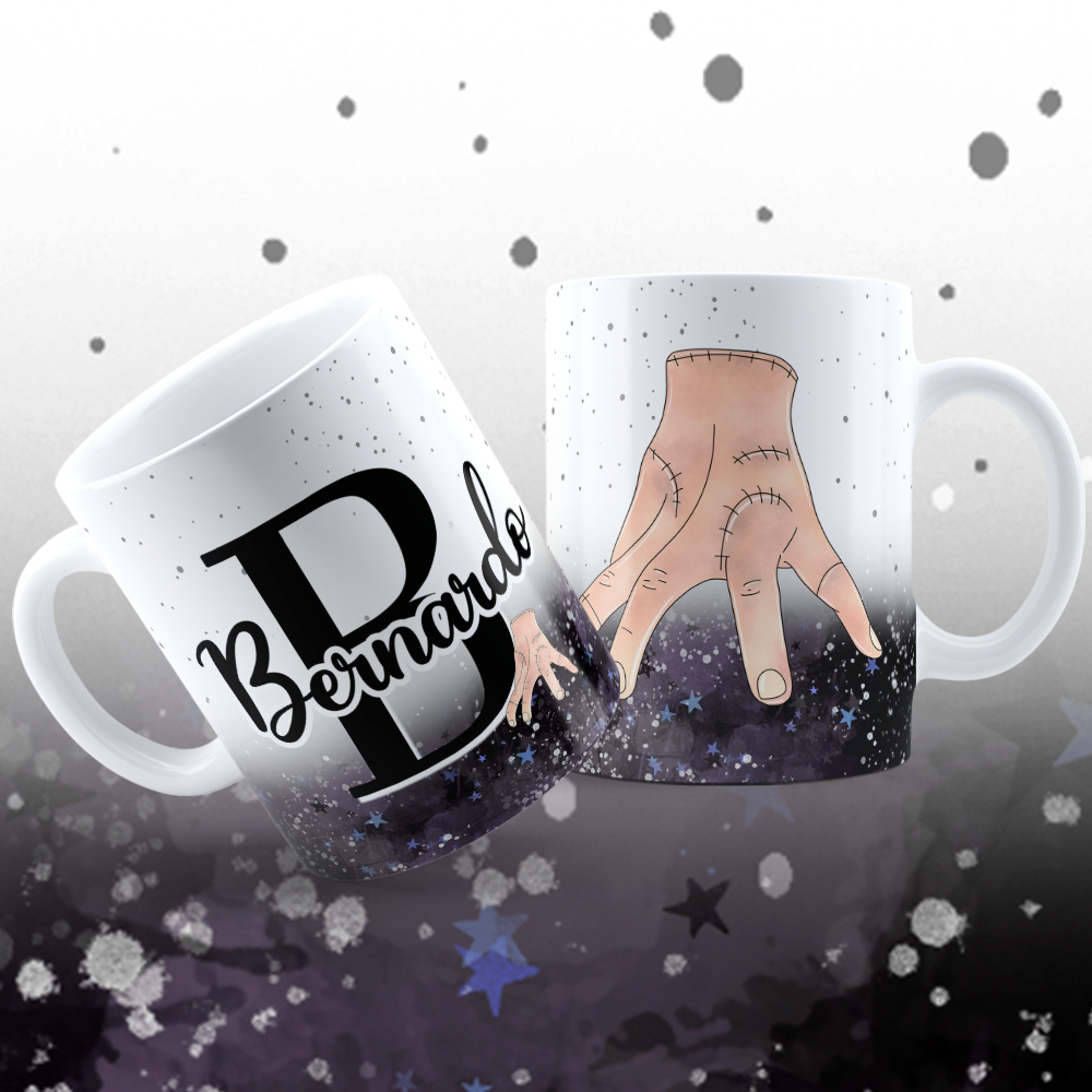 Arte para Caneca Alfabeto Mãozinha Wandinha Jenna Ortega em Jpg 10