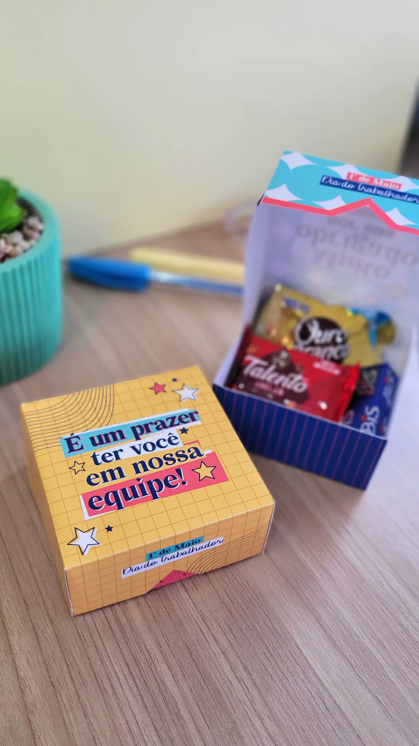 Arquivo de Corte para Dia dos Trabalhadores em Pdf 2