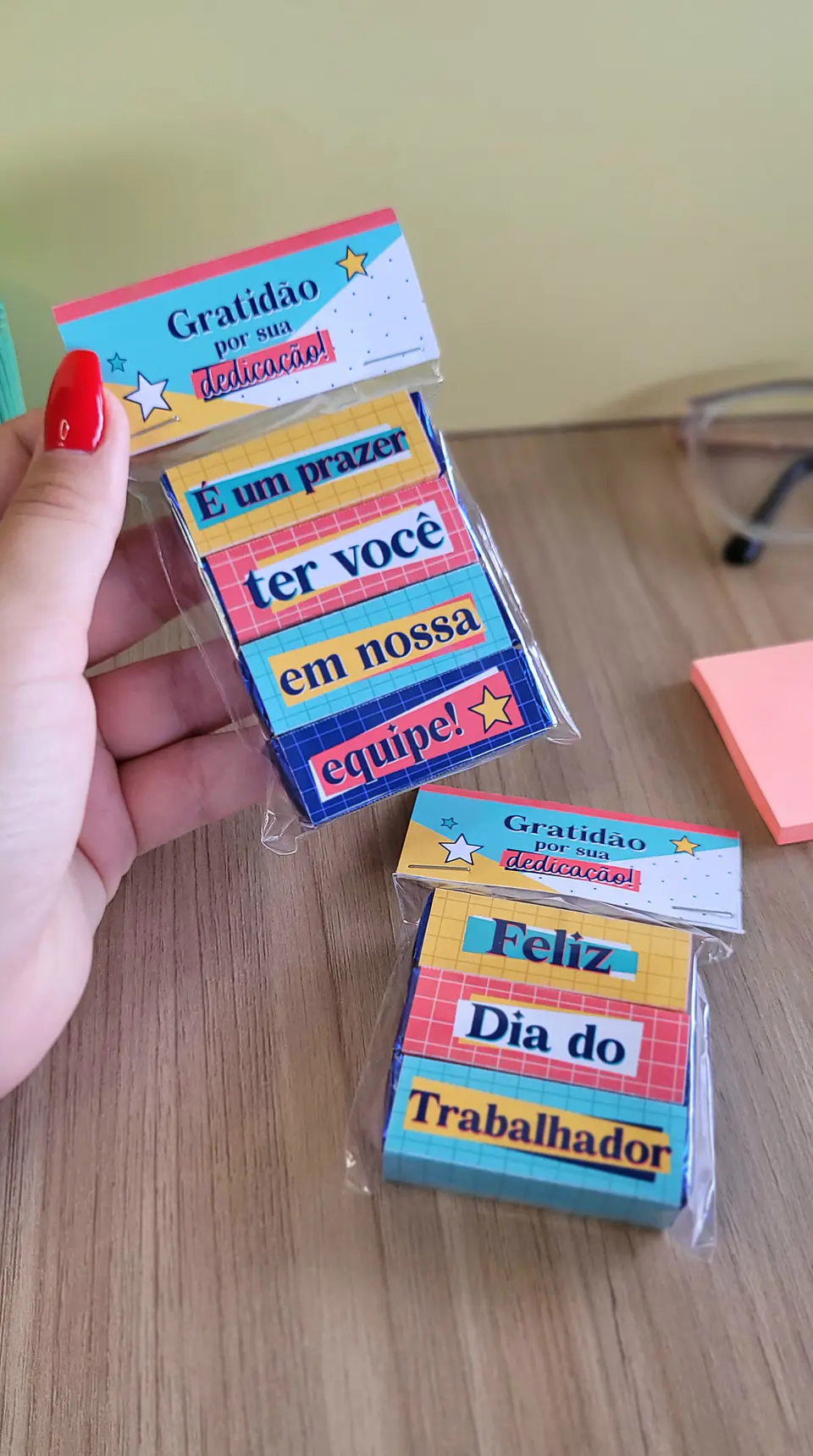 Arquivo de Corte para Dia dos Trabalhadores em Pdf 5