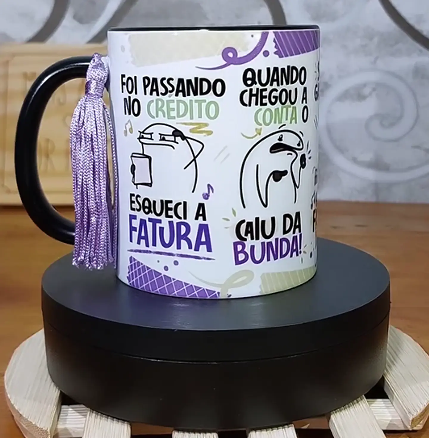 Arte Caneca Fui Passando no Crédito Esqueci a Fatura Roxo Lilás Arquivo Png 1
