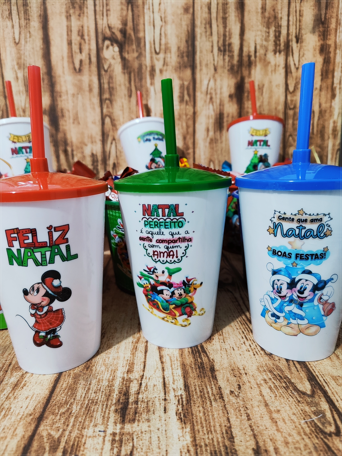 20 Artes para Baldinho e copo Natal Turma do Mickey em Photoshop 4