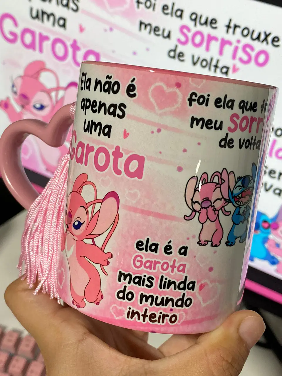 Arte Caneca Stitch Ela não é apenas uma garota, ela é a garota mais linda do mundo Arquivo em Jpg 2