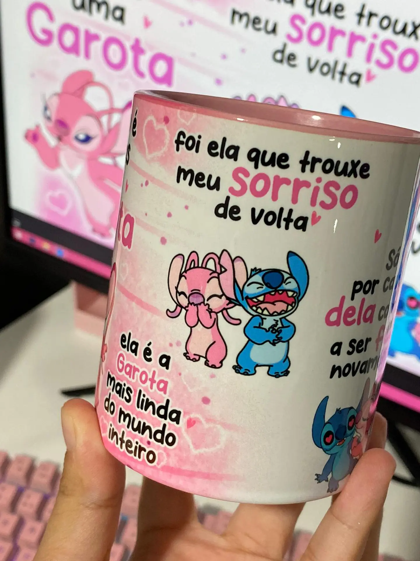 Arte Caneca Stitch Ela não é apenas uma garota, ela é a garota mais linda do mundo Arquivo em Jpg 3