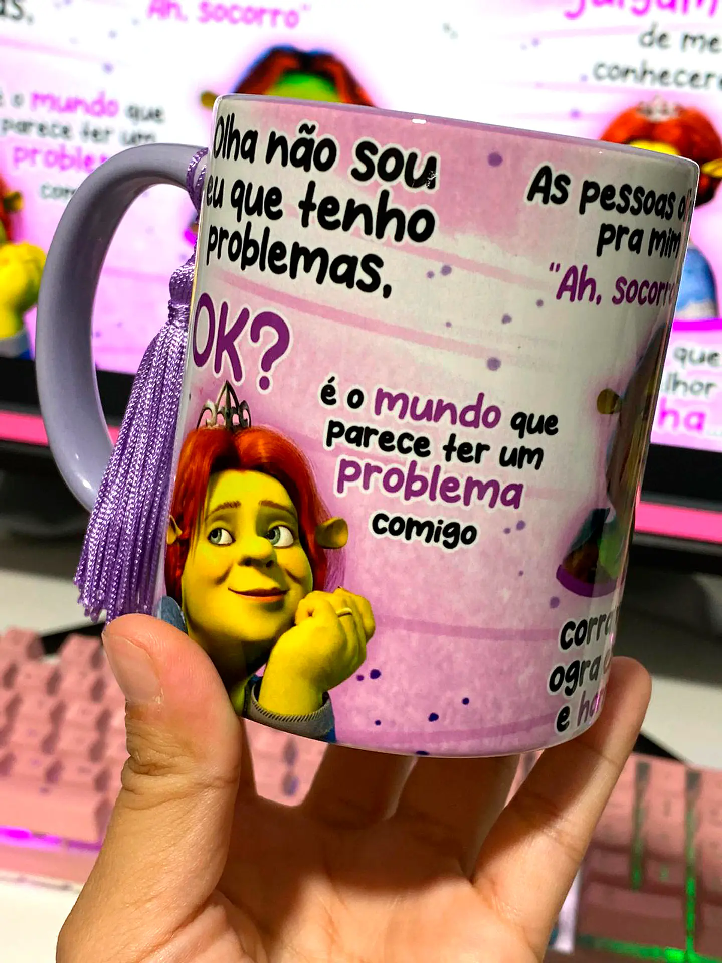 Arte Caneca Fiona Olha não sou eu que tenho problemas, ok Arquivo em Jpg 2