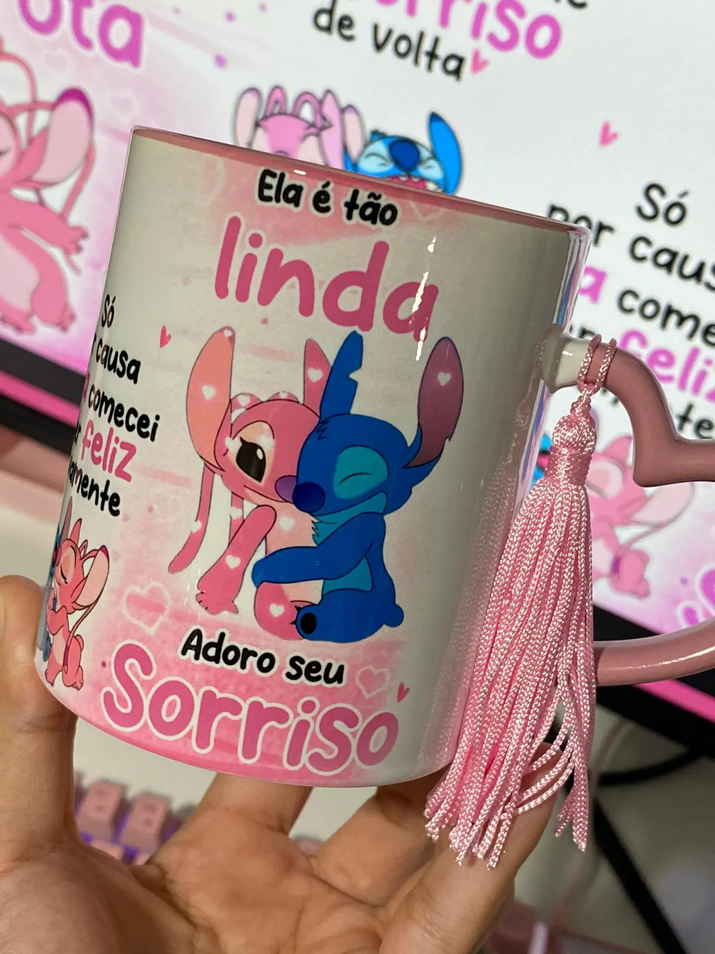 Arte Caneca Stitch Ela não é apenas uma garota, ela é a garota mais linda do mundo Arquivo em Jpg 5