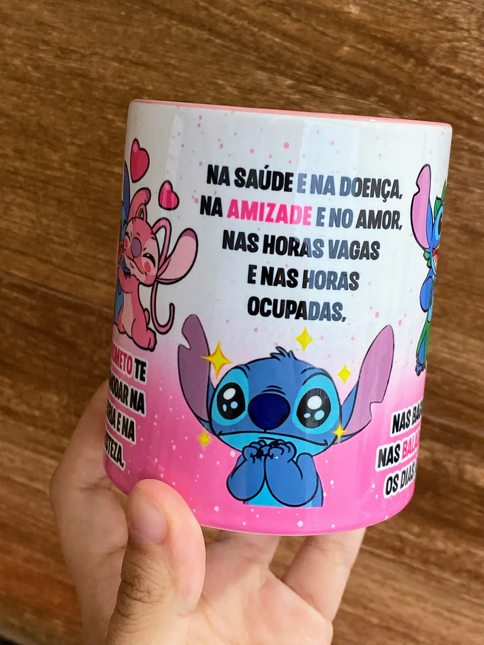 Arte Caneca Stitch Eu prometo te incomodar na alegria e na tristeza, na saude e na doença, na amizade e no amor Arquivo em Jpg 4