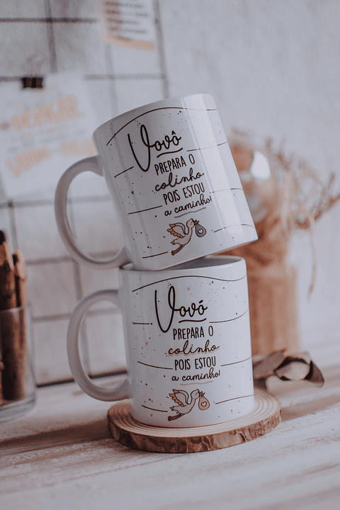 Artes Caneca Dia dos Avós Vó e Vô Cegonha Prepara o colinho que estou a caminho Png 