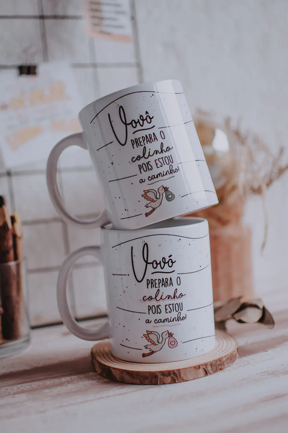 Artes Caneca Dia dos Avós Vó e Vô Cegonha Prepara o colinho que estou a caminho Png  1