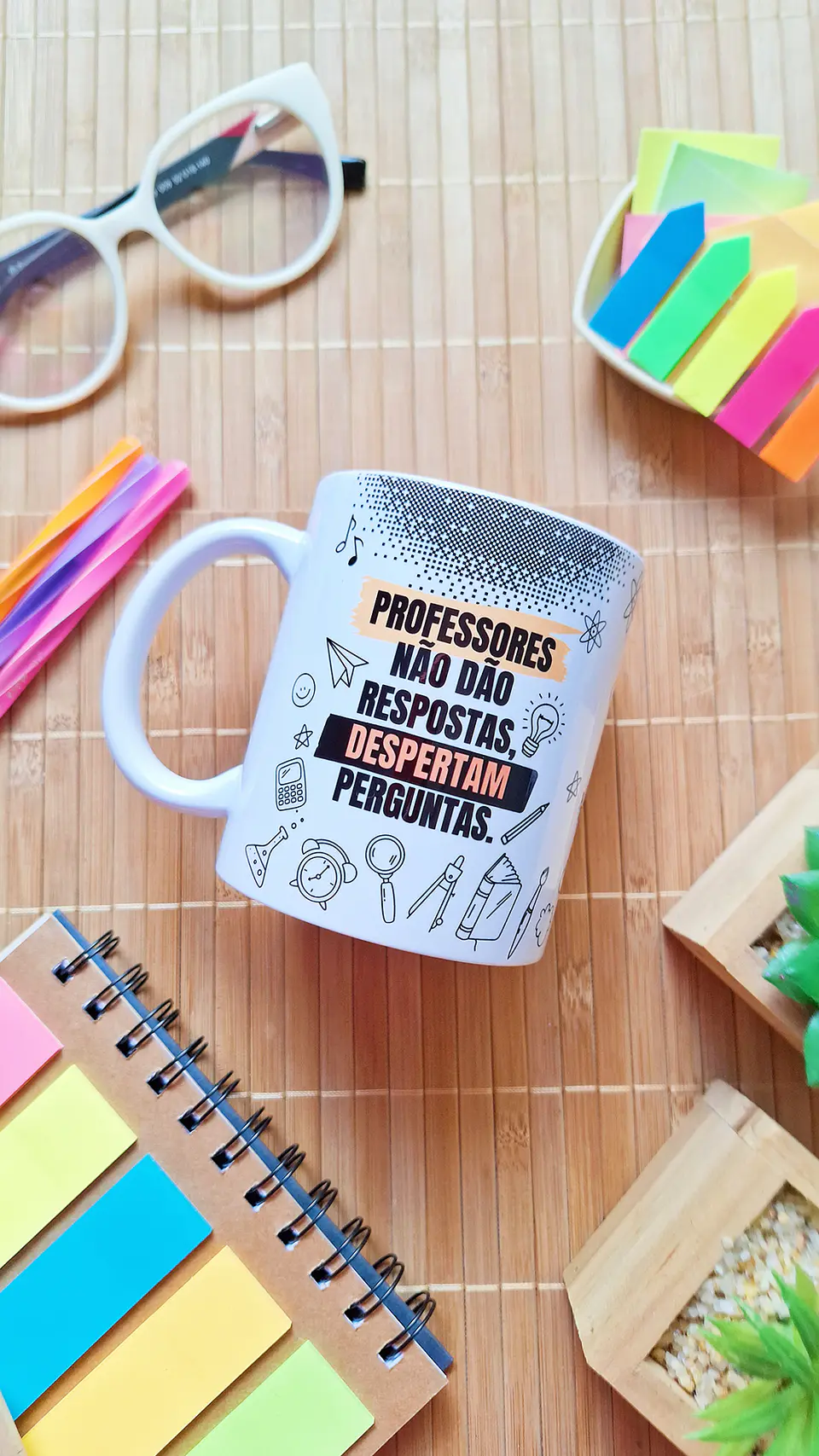 Arte Caneca Professores não dão respostas, despertam perguntas Arquivo em Png 1