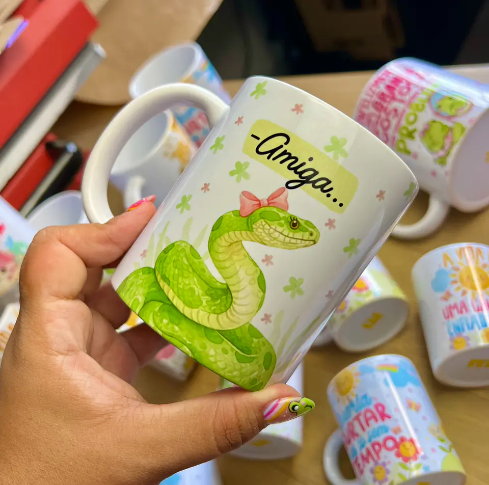 2 Artes para Caneca Amigas Cobra e Galinha Arquivo em Png 1
