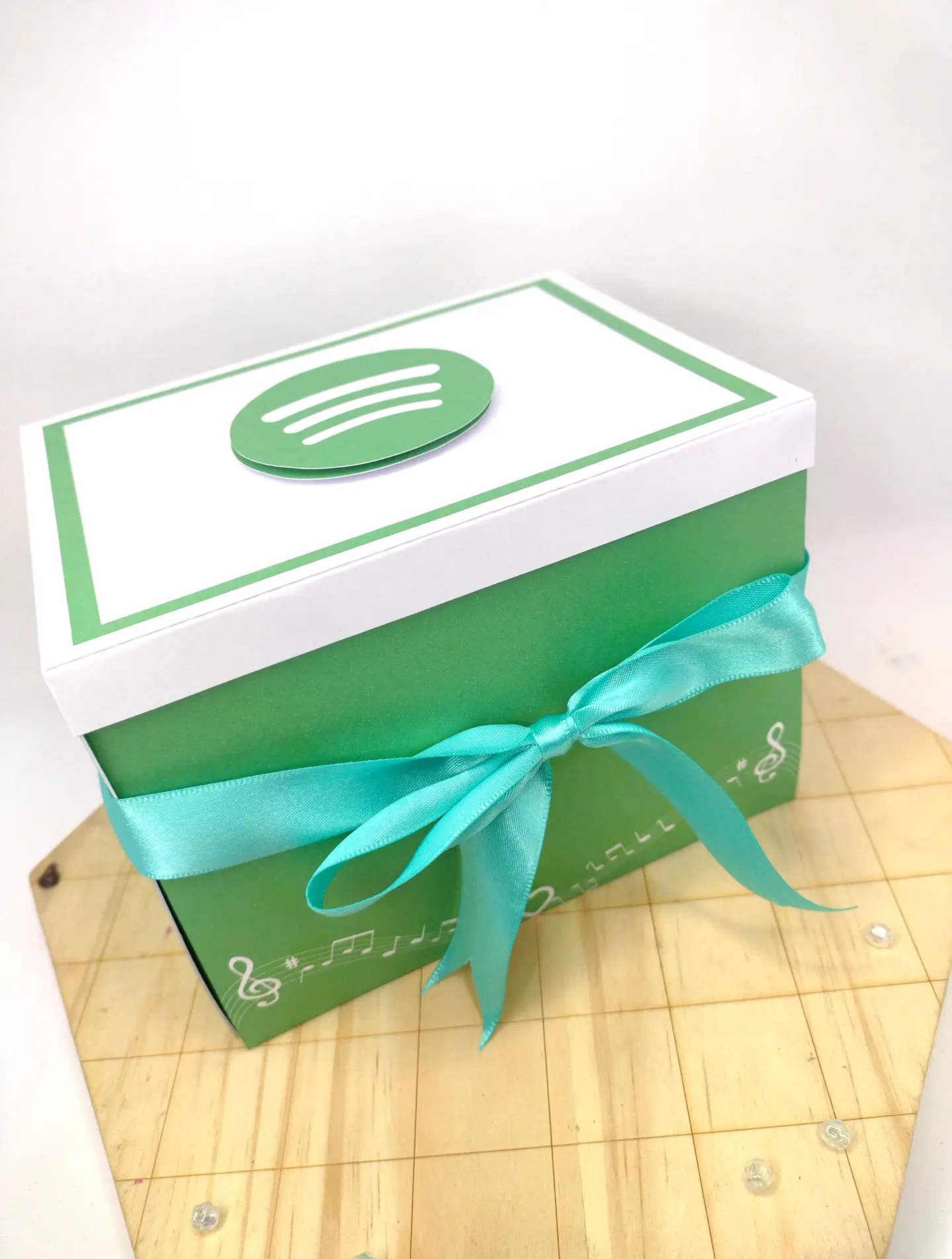 Arquivo Mimos Caixa Explosão e Quadro Spotify Arquivo em Pdf e Studio 3