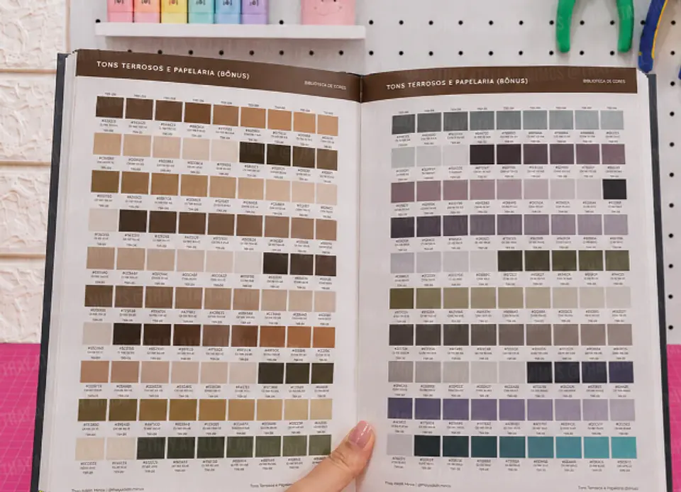 Arquivo Biblioteca de Cores Profissional em Pdf  2
