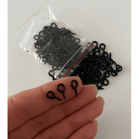 25g de cáncamos de 5x10mm, color negro, tornillos con ojal.