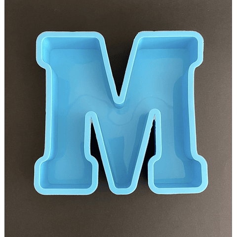 Molde de silicona letra "M" grande, 15cm.