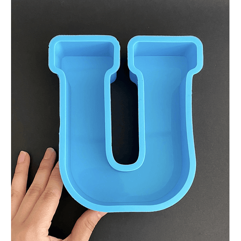 Molde de silicona letra "U" grande, 15cm.