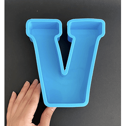Molde de silicona letra "V" grande, 15cm.