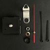 Mecanismo Reloj (#01), negro con segundero rojo rectos.